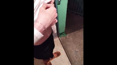 Fucked a schoolgirl in the entrance and finished 2 times (on pussy and face)