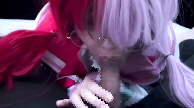 One piece Diva Uta in glasses takes him to a virtual space to gokkun blow his dick.
