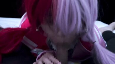 One piece Diva Uta in glasses takes him to a virtual space to gokkun blow his dick.