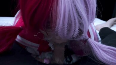 One piece Diva Uta in glasses takes him to a virtual space to gokkun blow his dick.
