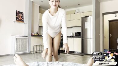 A married girl sucked her best friend