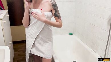 Lara Manara cheats on her husband with the plumber - hairy pussy Italian amateur Lollolara91