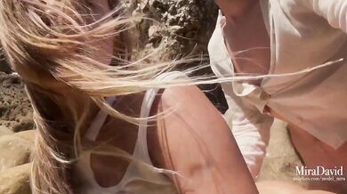 Amateur Couple Having Sex on Public Beach