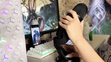 Teen with blue hair gives me ASMR and gives me anal