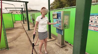 While washing my car, I got wet and my nipples were showing through. Even though there were people around, she put out her and was inserted raw and vaginal shot many times with a large amount of squirting. Cleaning / Japan / Uncensored / Big /