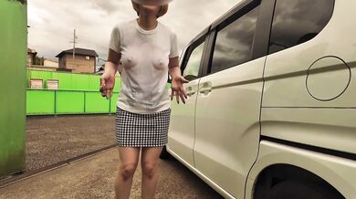 While washing my car, I got wet and my nipples were showing through. Even though there were people around, she put out her and was inserted raw and vaginal shot many times with a large amount of squirting. Cleaning / Japan / Uncensored / Big /