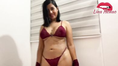 LINA HENAO TRICKS THE DELIVERY MAN INTO DEEPTHROATING AND FUCKING HIM