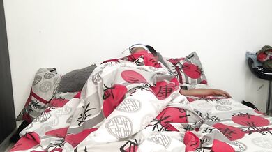 I give my husband a blowjob and we make a horny video