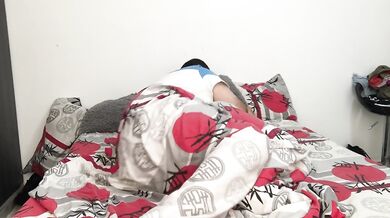 I give my husband a blowjob and we make a horny video
