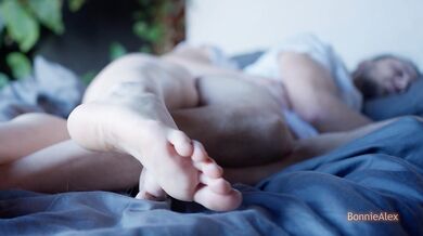 Morning passion - from soft kisses to a deep creampie in a warm hug