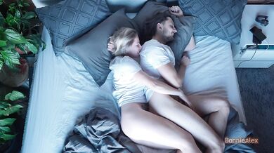 Morning passion - from soft kisses to a deep creampie in a warm hug
