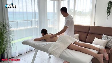 Playing with oil, rubbing our genitals and masturbating each other - Miss Pasion