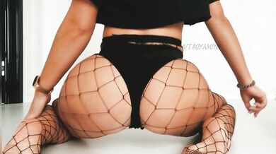 TastieCutie dancing and smiling for you