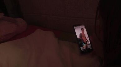 ¡ADRENALINA! pura en la alcoba de mi hermanastra, subí al cuarto y la vi con tremendo vestido ¡¡santo cielo le vi todo!! esta mas rica que mi novia