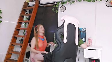 Asuka cosplay - Horny roomate wants to play with my cock while I'm gaming path of exile affliction
