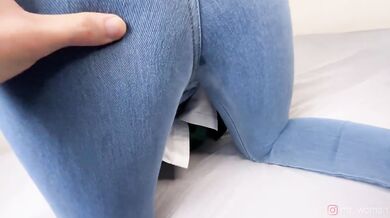 Married woman having sex while doing house.　Acrobatic Pumping Big Butt Creampie Bizarre POV Homemade