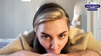 Stepsister made a throat suck and allowed to cum on her sexy ass