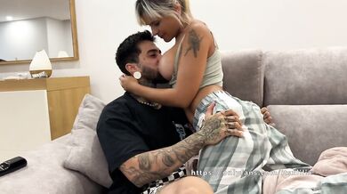 MY FRIEND FUCKED MY BOYFRIEND IN FRONT OF ME WITHOUT ME REALIZING
