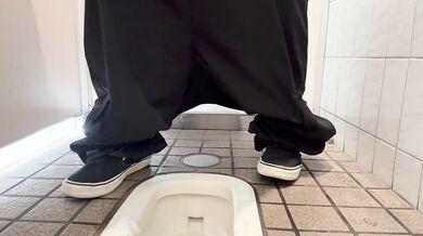Awkwardly Pissing in a public Squat Toilet in Japan look at my Fat pussy