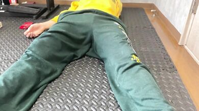【オナニーしながら...】昼寝中の同居人に勝手に挿入したら起きて撮影された