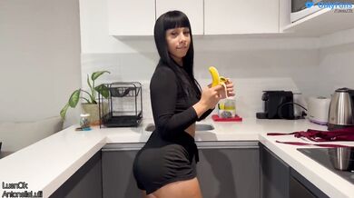 Fucked my roommate in the kitchen / LuenOk x Antonellalulii