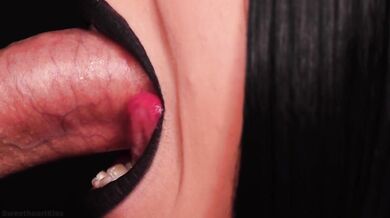 CLOSE UP: BEST BLACK LIPSTICK BLOWJOB from SEXY BRUNETTE! Magic DICK Sucking TECHNIQUE!