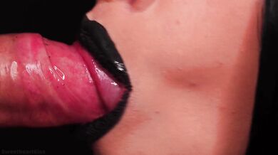 CLOSE UP: BEST BLACK LIPSTICK BLOWJOB from SEXY BRUNETTE! Magic DICK Sucking TECHNIQUE!
