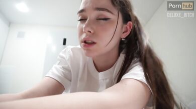 Stepsister made breakfast and got a mouthful of cum.Deluxe_Bitch