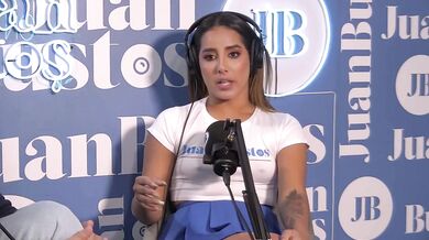 Natalia Garcia Pide a burger to suck the delivery man's cock on Juan Bustos Podcast