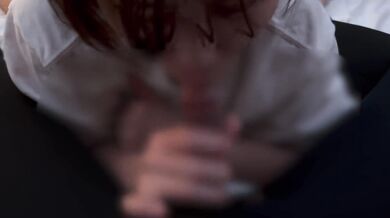 Erotic girlfriend giving a cleaning blowjob even after swallowing sperm