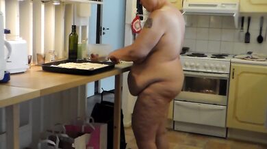 Jen is all Nude and Baking