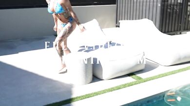 GOTH FRENCH BABE needs help removing her bikini - Effy Cutie