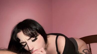 Goth girl lets shy gamer boy use her throat till he cums