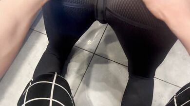 I want anal so much that I’m stuck in the washing machine again!