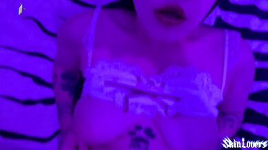 Cool køn med neonlys SkinLovers