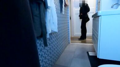 Risky FLASH PAYS OFF! Real STRANGER, scared at first, gives HELPING HANDJOB in big store.