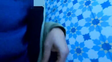 Risky FLASH PAYS OFF! Real STRANGER, scared at first, gives HELPING HANDJOB in big store.