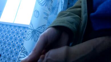 Risky FLASH PAYS OFF! Real STRANGER, scared at first, gives HELPING HANDJOB in big store.
