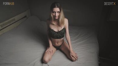 Photo model gets cum on her cute face
