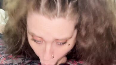 POV BLOWJOB CHUBBY WIFE SWALLOWS CUM