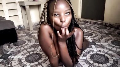 Ebony Solo: naked on the floor (sensual)/Akiilisa free porn/