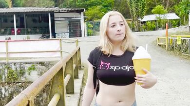 FUCKING A STRANGER OUTDOORS