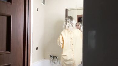 Experiment in the shower - dildo VS shower mixer