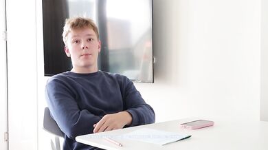 Я не хочу делать уроки! Тогда я жестко трахну твою попку