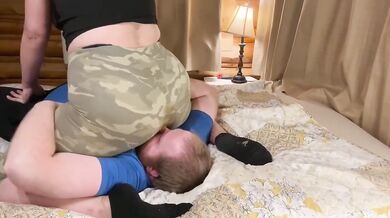 Cuckolded my slave at the gym… and told him about it while I sat on his face. Full video on my OF