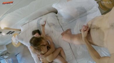 THREESOME PHOTOSHOOTING with Shinratensei98: from shot to cumshot