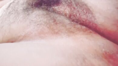 Encontré a mi hermanastra gordita latina masturbándose y me la cogí de a perrito final con creampie