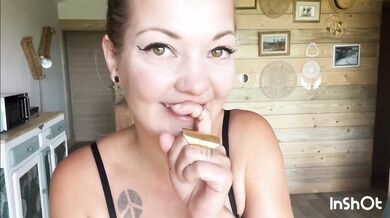 Young french suck & fuck her guest