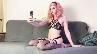 Sweet marshmallow sucked juicy and fucked cum on lips
