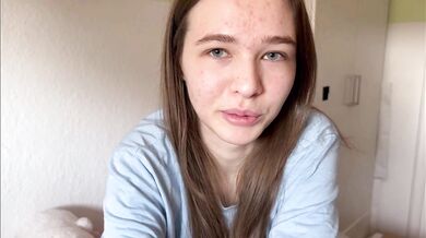 TEEN SQUIRTING ORGASM!!! Double fuck my large labia Teenie Pussy